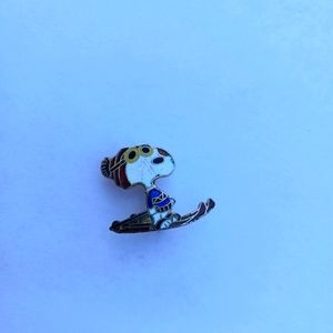 Vintage snoopy pin